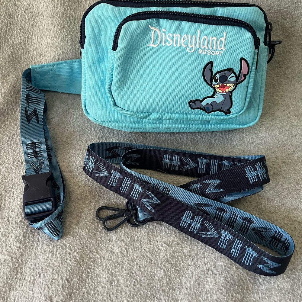 Disneyland Resort Blue Crossbody Bag with Stitch Design